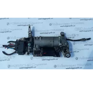 Компрессор Компресор пневмоподвески  Audi Q7/ Ауди Ку7 Ауді Кю7